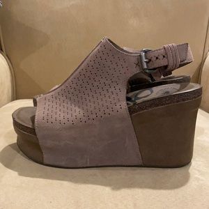 ORBT SIZE 8.5 B Jute/ Taupe color